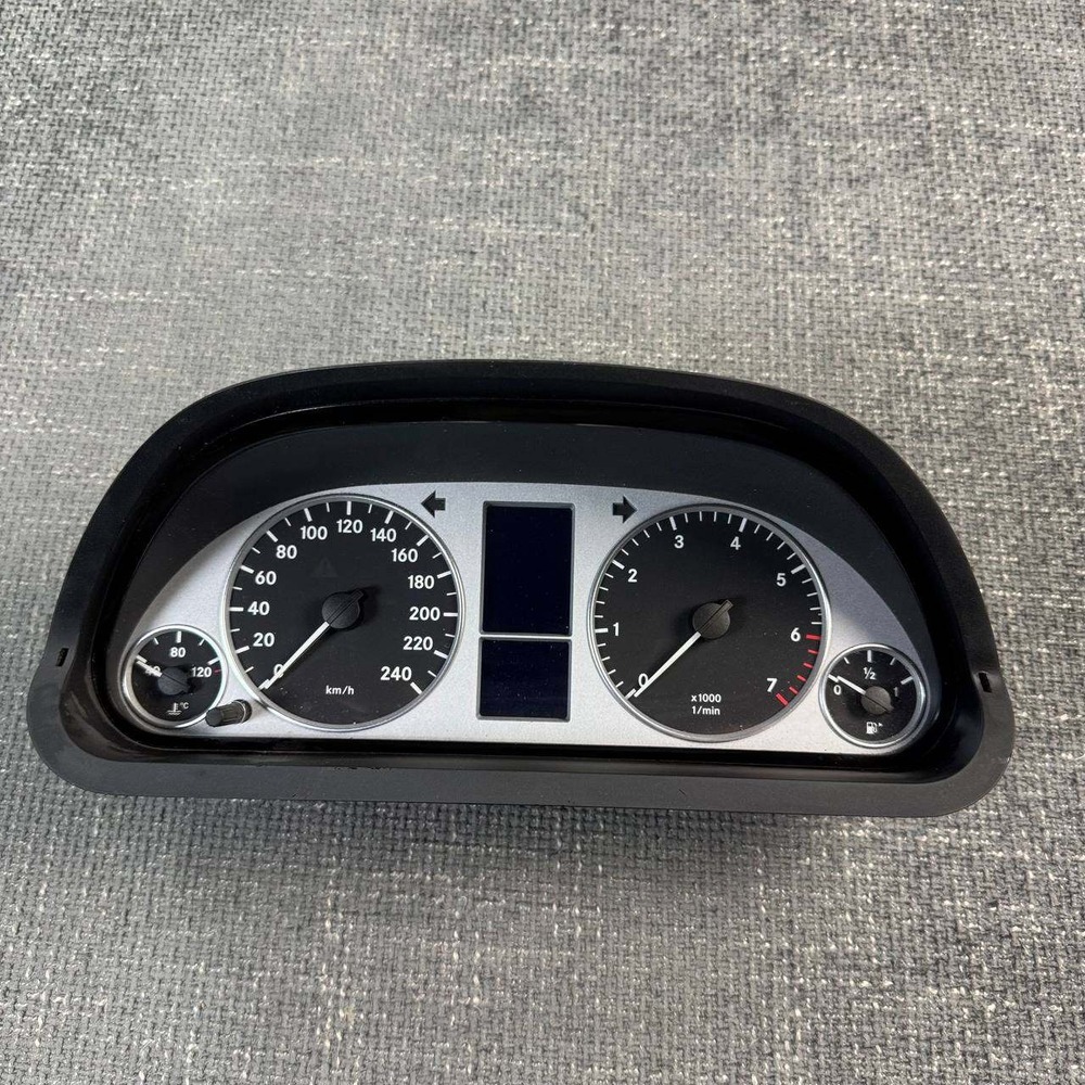 Mercedes Benz Instrument Cluster Speedometer 1031098110 Silver Black OEM